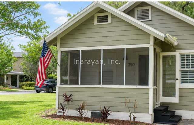 Charming 1 Bedroom, 1 Bathroom Bungalow! photos photos