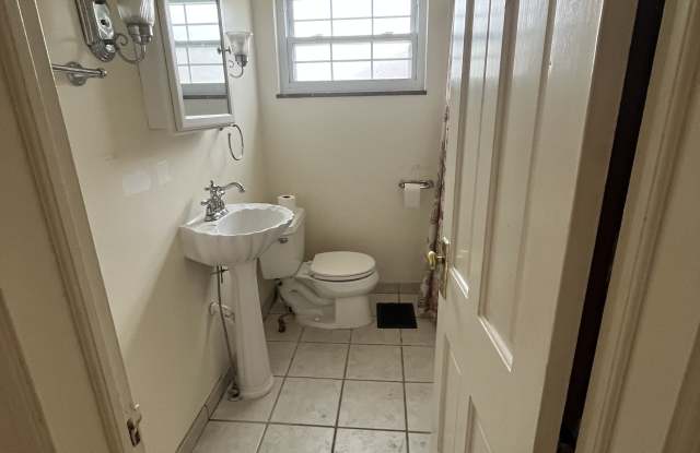 1143 S Cassingham Rd photos photos