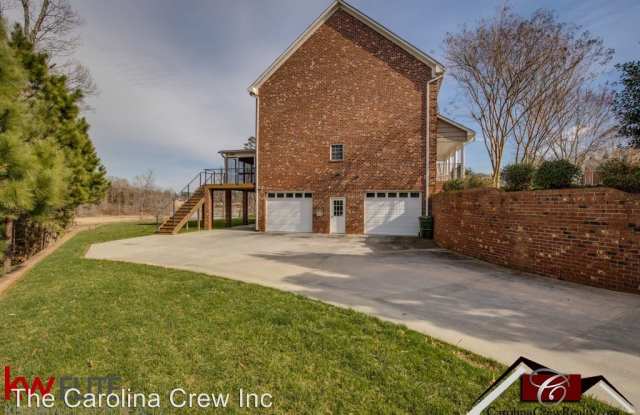 228 Inverness Dr Gallery 3