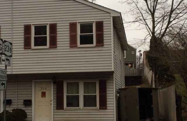324 Columbia Street - 324 Columbia Street, Hudson, NY 12534