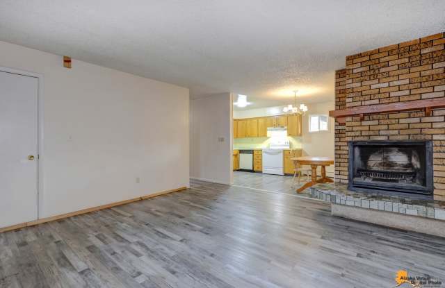 4616 E 7th Avenue Gallery 1