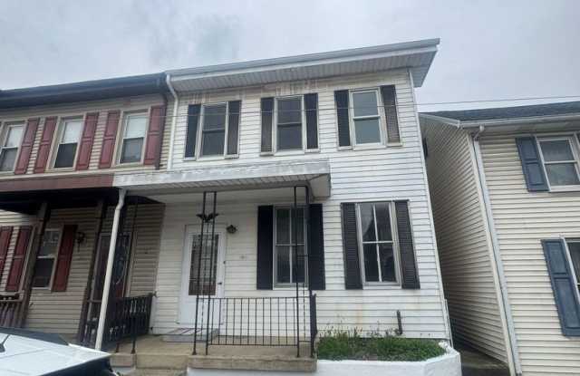 4 Bedroom 2 Bath House, Yard-Halifax photos photos