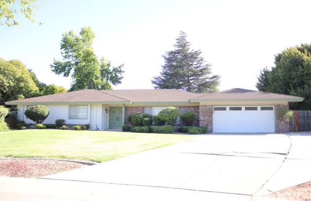 **Single-Story Foxenwoods Home on a Cul-de-Sac – Spacious Yard!** photos photos