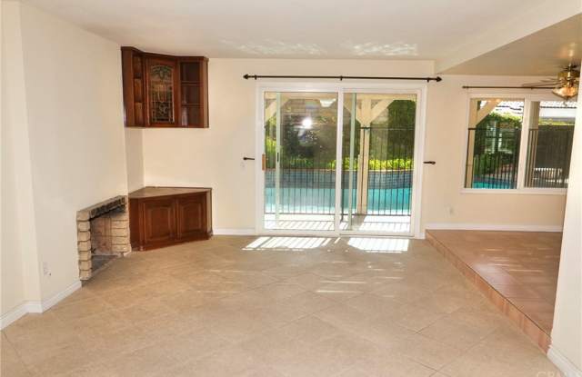 1440 Post Road Gallery 4
