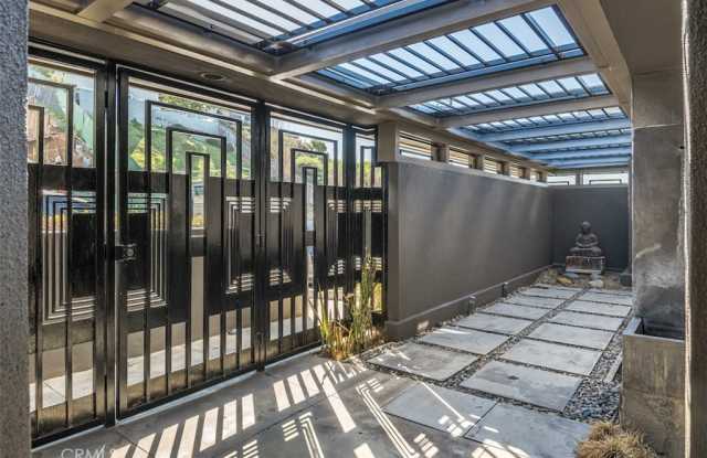 209 Montreal Gallery 2