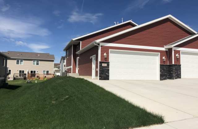 Quality Built Twinhome North Bismarck 2Bedroom 1 1/2 Bath SORRY NO PETS!! photos photos