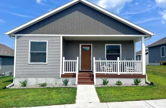 Gorgeous Furnished Home-Ready for move in August 1st photos photos