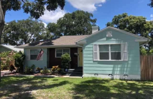 4545 13th Ave N - 4545 13th Avenue North, St. Petersburg, FL 33713