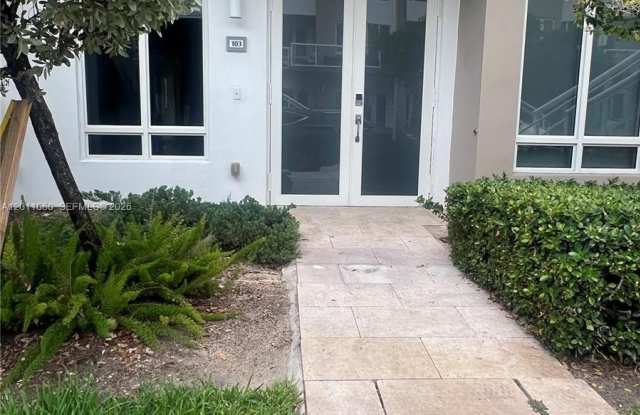 10245 NW 63rd Ter photos photos