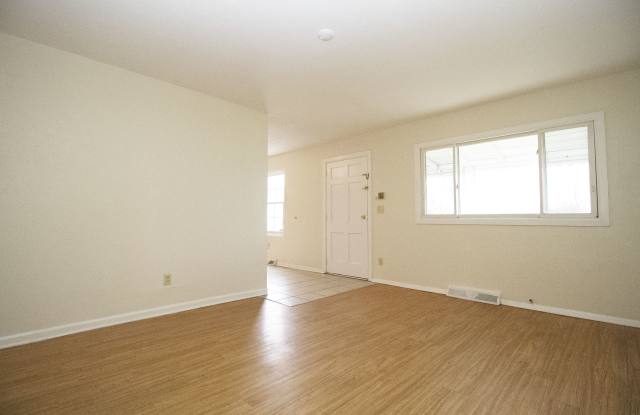 3652 Dixie Dr Gallery 4