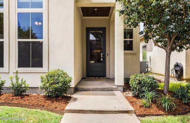 405 S Montauban Drive Gallery 2
