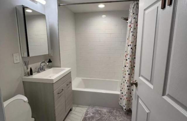 193 Riveredge Dr Gallery 3