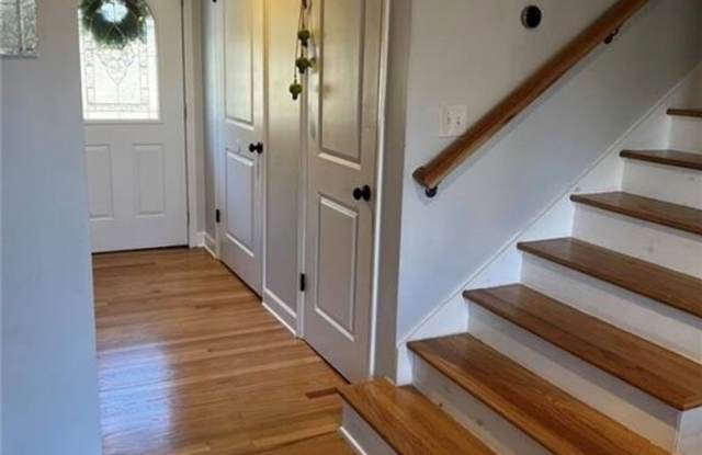 1590 Woodcreek Drive Gallery 4