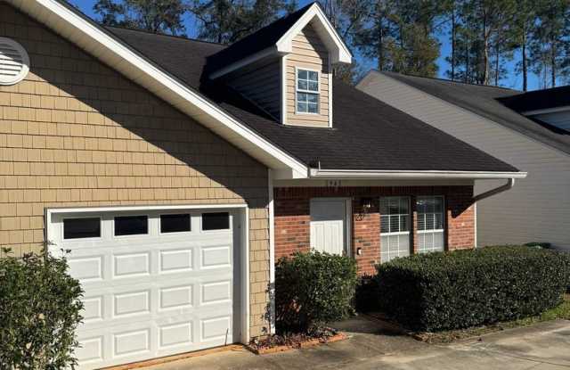 Spacious 3BR/3BA Home on Nena Hills – Private Driveway, Garage  Patio – $1,600/Month photos photos