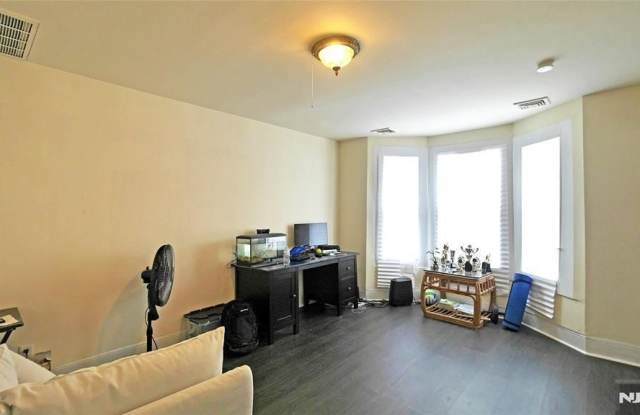 227 Godwin Avenue 2 photos photos 227 Godwin Avenue 2 photos photos