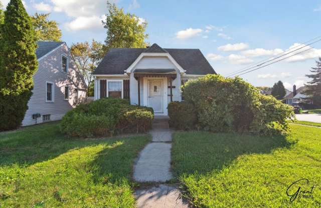 $1250 Eastpointe bungalow - 21706 Virginia Avenue, Eastpointe, MI 48021