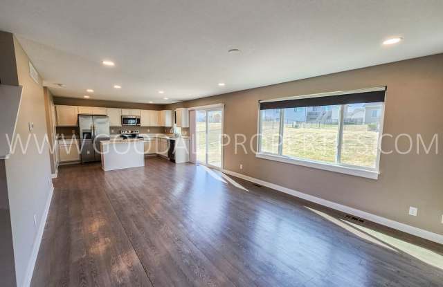 4 Bed 2.5 Bath Single Family Home Fully Fenced Back Yard in Adel. Gallery 4