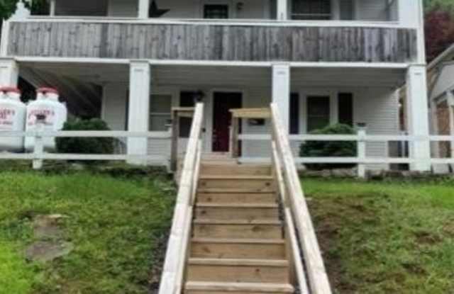 421 E Railroad Street photos photos