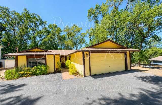 Beautiful 3-Bedroom Home with Solar, Fireplace & Private Lake Access photos photos Beautiful 3-Bedroom Home with Solar, Fireplace & Private Lake Access photos photos