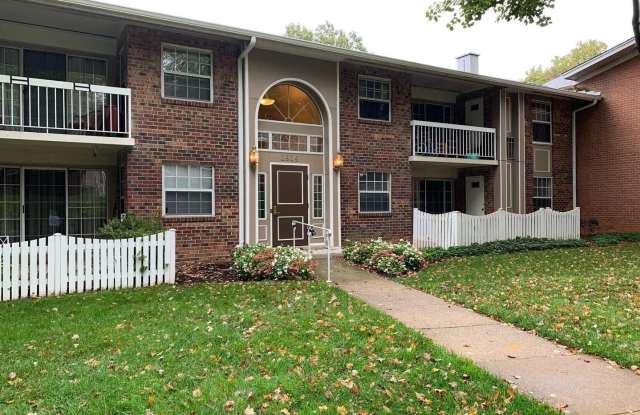 Newly Renovated Mclean Condo with ample space conveniently located minutes from Tysons Corner and Falls Church! - 1914 Wilson Lane, Tysons Corner, VA 22102