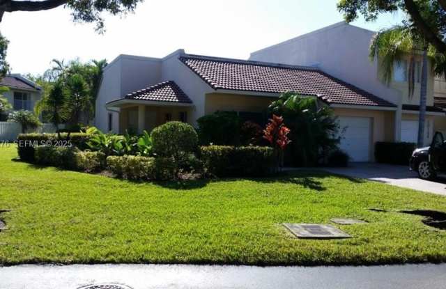 10136 NW 43rd Ter photos photos