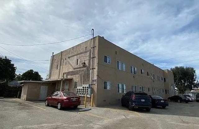 5414 S. Main St. Gallery 3