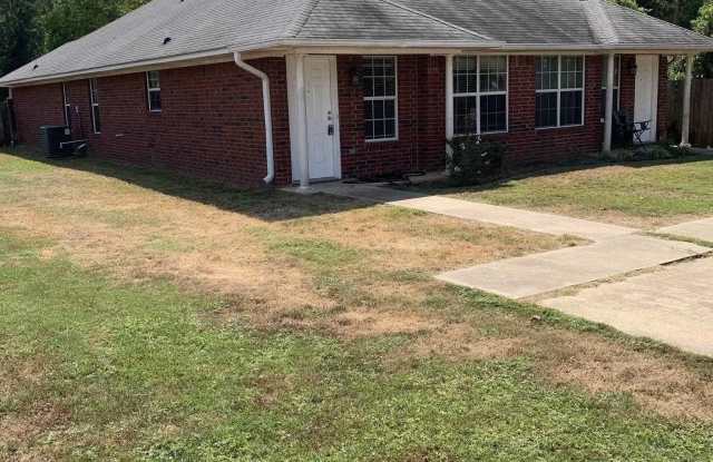 113 Elm Creek Dr - 113 Elm Creek Drive, Redwater, TX 75567