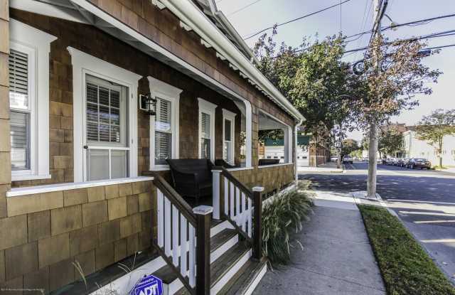 42 Central Avenue Gallery 4