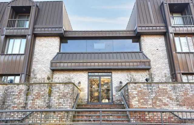 130 S Middle Neck Road unit: 2 photos photos