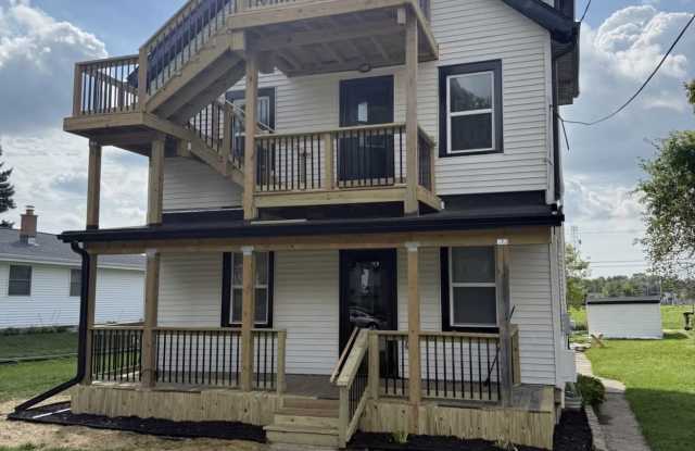 423 Marion Avenue - 3 Gallery 4
