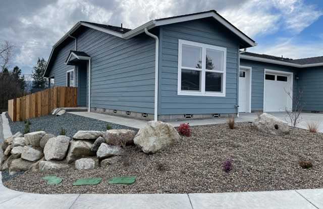 1003 SW Oliver Pl - 1003 SW Oliver Place, Josephine County, OR 97526