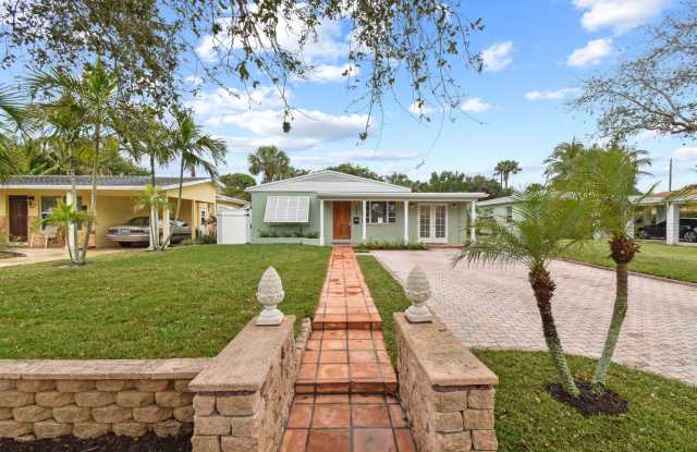 Experience resort-style living in this beautifully maintained 3-bedroom, 2-bath home just one block from Summa Beach in West Palm. photos photos