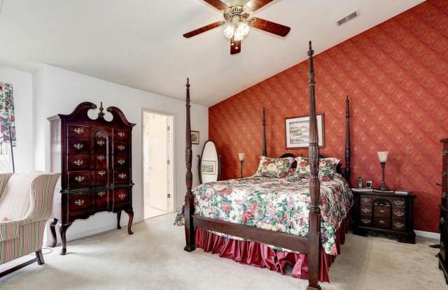 41875 Cinnabar Square - 41875 Cinnabar Square, Stone Ridge, VA 20105