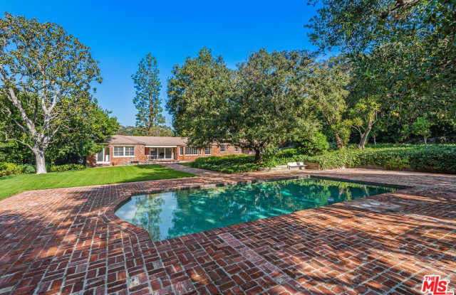 9566 Cherokee Ln - 9566 Cherokee Lane, Los Angeles, CA 90210