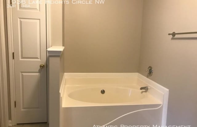 1936 Lake Heights Circle NW Gallery 2