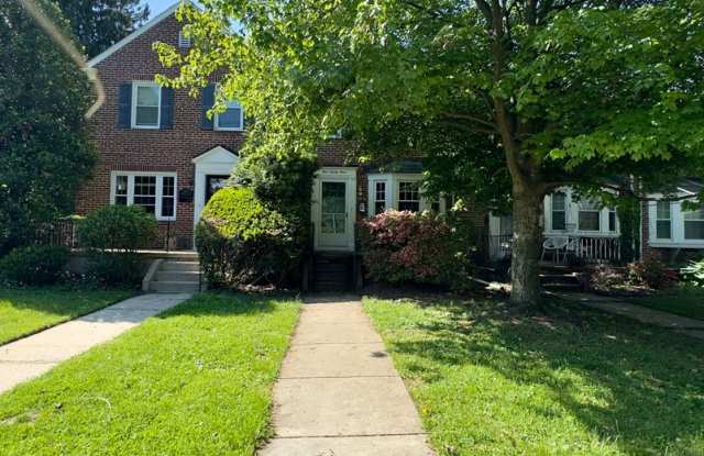 Charming 3 Bedroom/1 Bathroom Townhome in Rodgers Forge Neighborhood, MD! photos photos