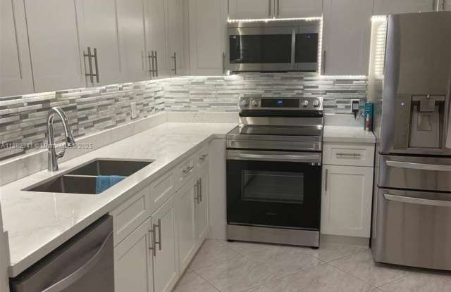 1301 NE 7th St photos photos