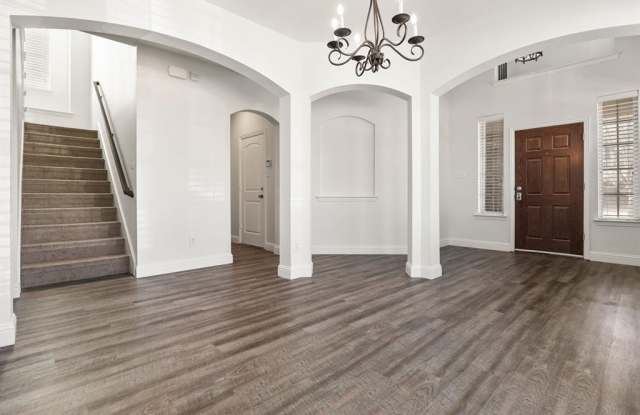201 WESTMINSTER Drive Gallery 4