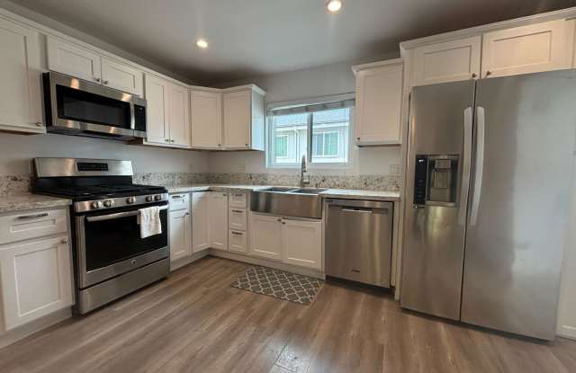 Modern 2-Bedroom Townhome with Garage in the Heart of Torrance - 3431 Artesia Boulevard, Torrance, CA 90504