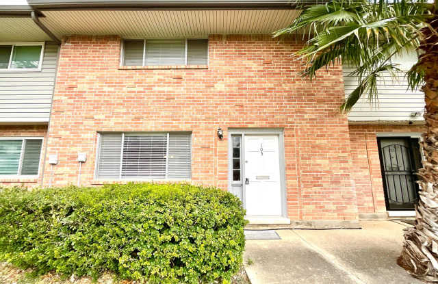 Modern Living With Covered Parking And Patio Retreat Near Castle Hills! photos photos