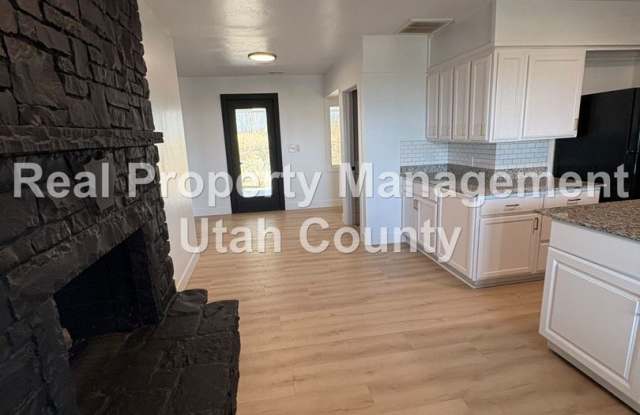 Lower Price! Large Cedar Hills home photos photos