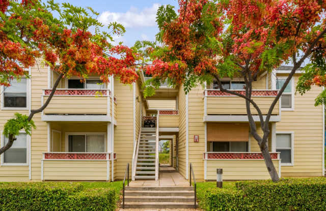 Beautiful turnkey furnished 1- Bedroom 1-bath condo at Fairway Terrace Gallery 3