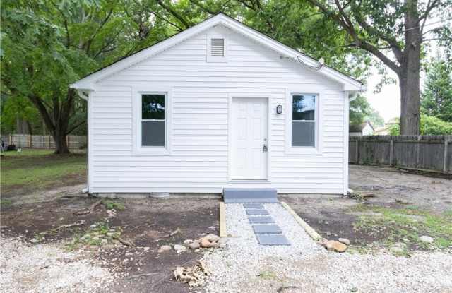 345 Tabbs Lane Gallery 2
