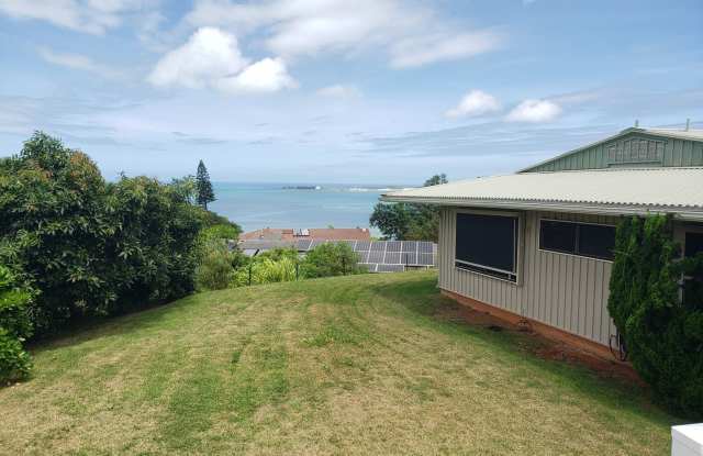 3 Bedroom 2 Bath Single Family Home with Pool Gallery 1