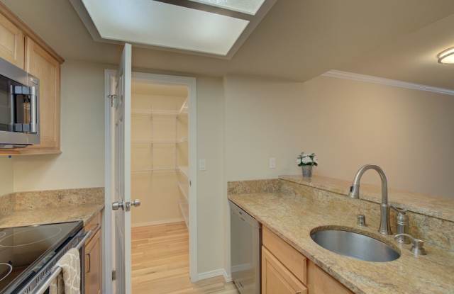 2Bd/1Ba Bellevue Condo photos photos