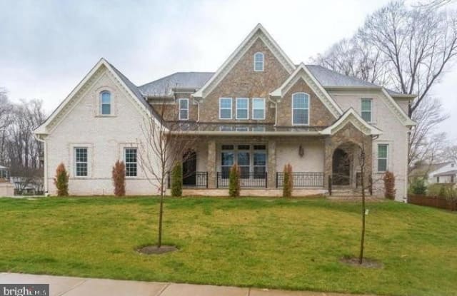 7300 IDYLWOOD COURT - 7300 Idylwood Court, Pimmit Hills, VA 22043