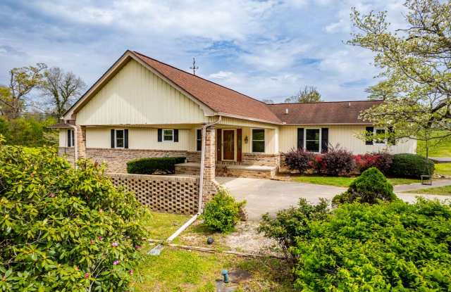 Experience Modern Luxury in Serene Countryside Living: Newly Renovated 3/4 Bedroom Rental with 3 Acres and Two-Car Garage photos photos