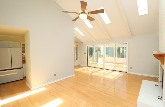 105 Cameron Ct Gallery 4