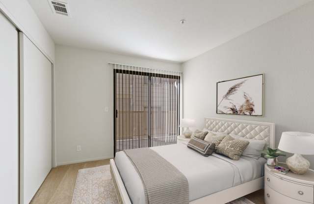 Lakeshore Apartments Gallery 2