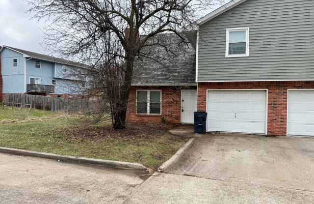 South Side 3 BR Duplex photos photos